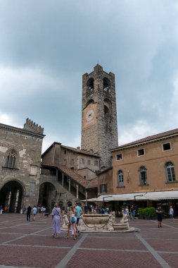 Bergamo, İtalya, 1 Ağustos 2023. Campanone, Kule Suardi ailesine panoramik manzaralar sunan bir ev olarak inşa edildi..