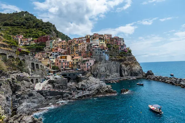 Manarola, İtalya, 28 Temmuz 2023. Manarola sahili manzarası