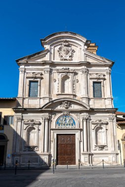 Floransa, İtalya, 25 Temmuz 2023. Ognissanti Kilisesi, Barok görünümlü Fransisken kökenli bir kilisedir.,