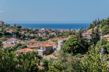 Nikiti, Yunanistan, 20 Temmuz 2024. Nikiti köyünden denize manzara