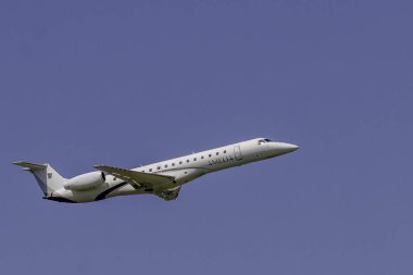 Zaventem, Belçika, 29 Temmuz 2024. Brüksel Havaalanı 'ndan kalkan Amelia Havayolları uçağı