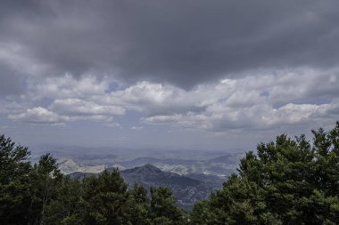 Cetinje, Karadağ, 4 Ağustos 2024. Njegos Mozolesi, Petar II Petrovic Njegos 'un Lovcen Dağı' nın zirvesinde gömülü olduğu bir mozoledir..
