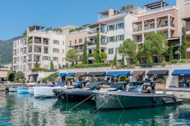 Porto Karadağ, Karadağ, 12 Ağustos 2024. Tivat, limanın ve teknelerinin manzarası..