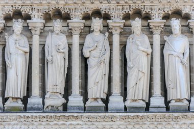 Paris Fransa, 6 Mart 2025. Notre Dame 'da. Notre Dame 'daki Galerie des Rois..