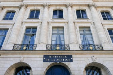 Paris, Fransa, 5 Mart 2025. Adalet Bakanlığı, Vendome Meydanı, aynı zamanda Şansölye olarak da bilinir..