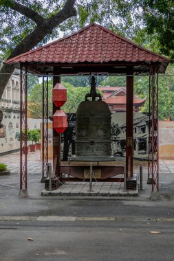 Hanoi, Vietnam, 21 Ekim 2024, Budist çanı. Than Uzun.