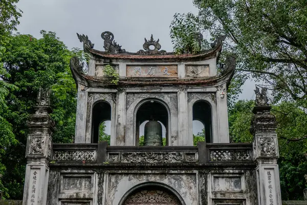 Hanoi, Vietnam, 21 Ekim 2024. Hanoi Edebiyat Tapınağı bir Konfüçyüs tapınağıdır. Prens 'in Harflerin çoğaltıcı tapınağıdır.