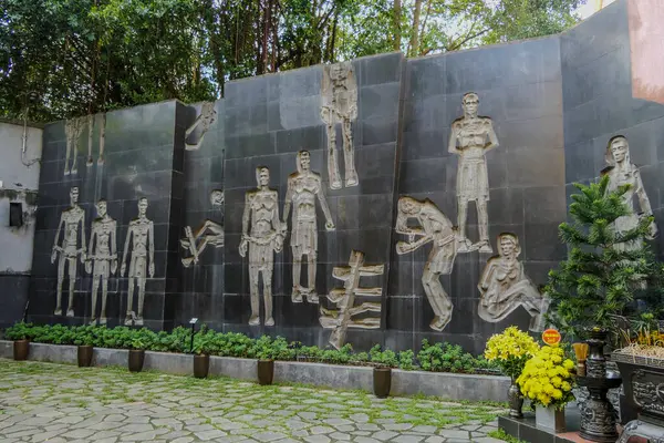 Hanoi, Vietnam, 22 Ekim 2024. Hoa Lo Hapishanesi veya Merkez Binası, Vietnamlı mahkumlara adanmış bir anıt.,