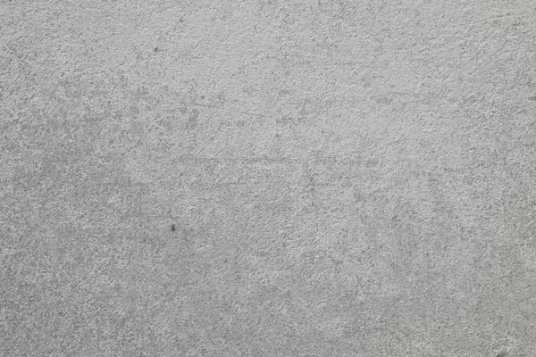 Eski beton duvarlar ve soluk boya izleri..