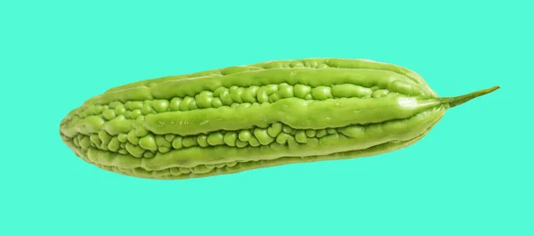 緑の背景 苦いメロン ソロポ 苦い苦い フルーツのクリッピング パスと隔離されるモモルディカのカランティア — ストック写真