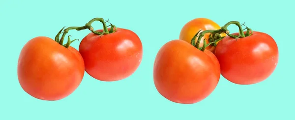 Tomates Aislados Con Ruta Recorte Sin Sombra Fondo Verde Racimo — Foto de Stock