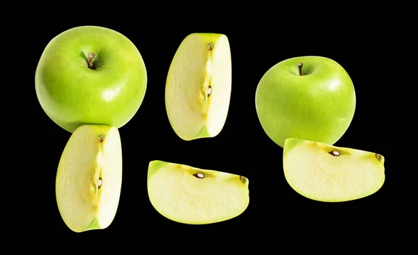 Green Apple Slices Pieces Isolated Clipping Path Black Background Shadow — Stock Photo, Image