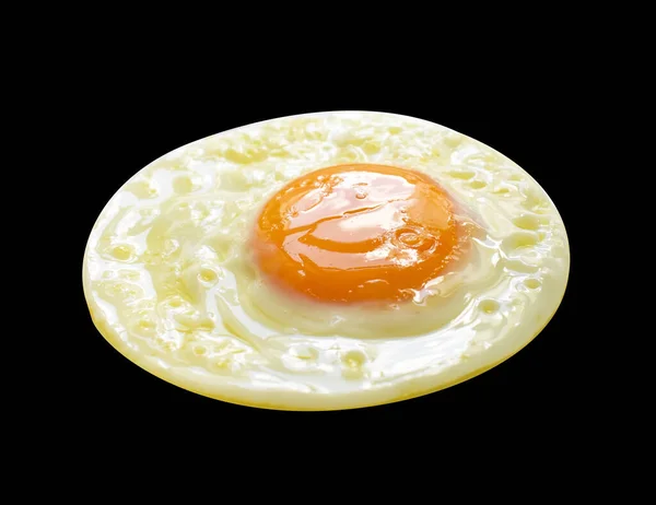 Жареное Яйцо Изолированное Вырезанием Пути Тени Черном Фоне Куриное Яйцо — стоковое фото