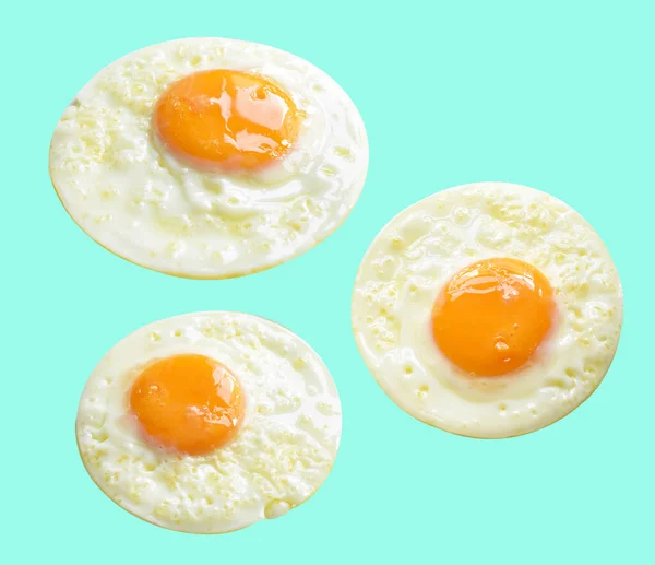 Kırpma Yolu Ile Izole Edilmiş Yumurta Yeşil Arka Planda Gölge — Stok fotoğraf