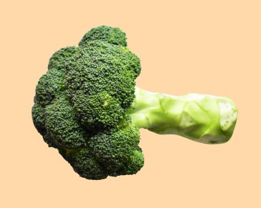 Brokoli ya da karnabahar kesme yolu ile izole edilmiş artan arka plan, gölge yok, yemek malzemeleri, sağlıklı sebzeler