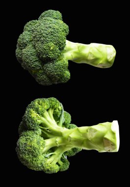 Brokoli ya da karnabahar kesme yolu ile izole siyah arka plan, gölge yok, yemek malzemeleri, sağlıklı sebzeler