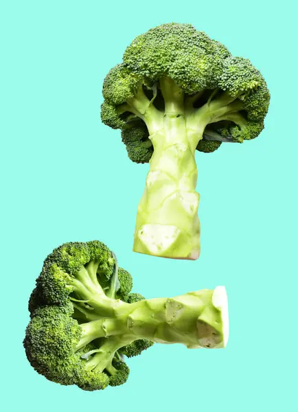 Broccoli Bloemkool Geïsoleerd Met Clipping Pad Ingreen Achtergrond Geen Schaduw — Stockfoto