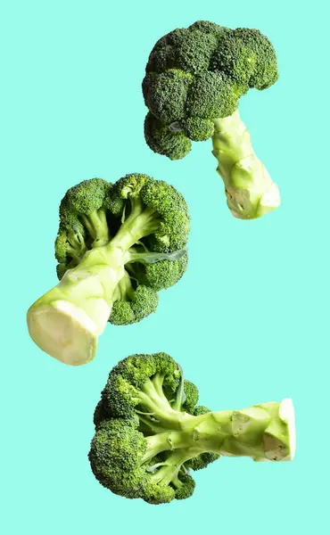 Broccoli Eller Blomkål Isolerad Med Klippning Väg Ingredien Bakgrund Ingen — Stockfoto