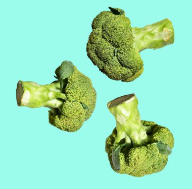 Brokoli ya da karnabahar. Kırpma yolu izole. Geçmişi temiz, gölgesi yok.