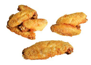 Kızarmış tavuk kanadı kırpma yolu ile izole edilmiş, beyaz arka planda gölge yok, fast food
