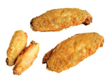 Kızarmış tavuk kanadı kırpma yolu ile izole edilmiş, beyaz arka planda gölge yok, fast food