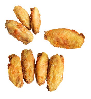 Kızarmış tavuk kanadı kırpma yolu ile izole edilmiş, beyaz arka planda gölge yok, fast food