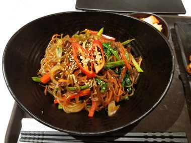 Pad Thai erişte kasesi, fast food geçmişi