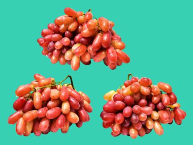 Kırmızı üzüm yalıtılmış, yeşil arka planda kırpma izi yok, sağlıklı taze meyve.