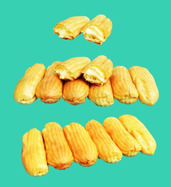 Eklemeler yeşil arka planda izole edilmiş. Kesme yolu, tatlı yemek ve fırın yok.