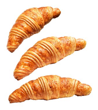 Beyaz arka planda izole edilmiş, gölgesiz peynirli kruvasan, ev yapımı tatlı pastanesi.
