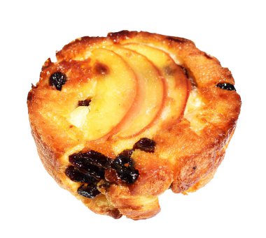 Çıtır elmalı turta ve kuru üzüm, beyaz arka planda kırpma yolu olmayan gölgeler, pastane.