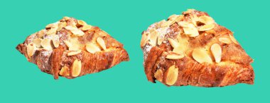 Beyaz arka planda izole edilmiş, gölgesiz peynirli kruvasan, ev yapımı tatlı pastanesi.