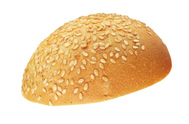 Hamburger ekmeğinin yarısı izole edilmiş kırpma yolu, beyaz arka planda gölge yok.