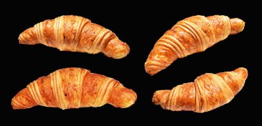 Siyah arka planda izole edilmiş, gölgesiz peynirli kruvasan, ev yapımı tatlı fırını.