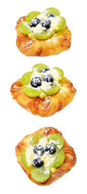 Yeşil üzüm ve yaban mersinli meyveli puf böreği, kırpma yolu, beyaz arka planda gölge yok.