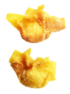 Kızarmış Wonton, beyaz arka planda izole edilmiş domuz eti, kırpma yolu, gölgesi yok. Japon yemekleri, gyoza, Çin Dim Sum