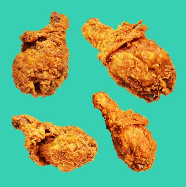 Kızarmış tavuk budu, kırpma yolu ile izole edilmiş, yeşil arka planda gölge yok, fast food
