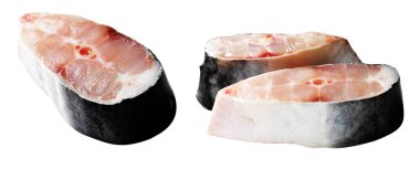 Beyaz arka planda yalıtılmış ya da sarı kuyruklu yayın balığı Pangasius Bocourti, kırpma yolu olan gölge yok, çiğ taze balık, pişirme malzemesi