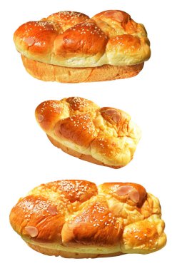 Badem dilimleriyle izole edilmiş Brioche somun ekmeği ve kırpma yolu olmayan beyaz arka planda susam tohumları, ev yapımı tatlı pastanesi.