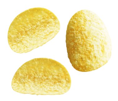 Patates cipsi izole ya da kızarmış patates dilimi. Beyaz arka planda kırpma yolu var. Gölge yok, fast food veya abur cubur yok.