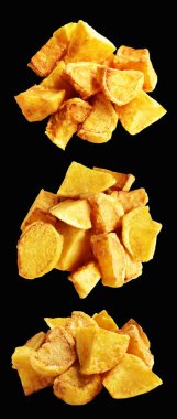 Siyah arka planda kırpma yolu ile izole edilmiş kızarmış patates parçaları, gölge yok, fast food, yemek malzemeleri