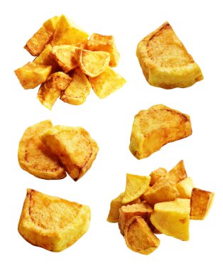 Beyaz arka planda kırpma yolu ile izole edilmiş kızarmış patates parçaları, gölge yok, fast food, yemek malzemeleri