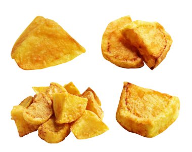Beyaz arka planda kırpma yolu ile izole edilmiş kızarmış patates parçaları, gölge yok, fast food, yemek malzemeleri