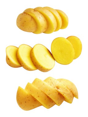 Beyaz arka planda kesilmiş patates dilimleri, gölge yok, çiğ sebze, yemek malzemesi