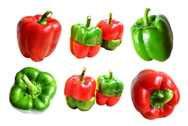 Taze kırmızı ve yeşil dolmalık biberler. Yarısı beyaz arka planda, kırpma yolu, gölgesi yok, yemek malzemesi yok.