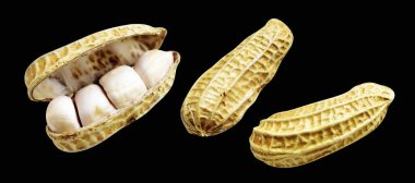 Kesme yolu ile izole edilmiş fıstıklar, siyah arka planda gölge yok, yemek malzemeleri, sağlıklı yiyecekler.