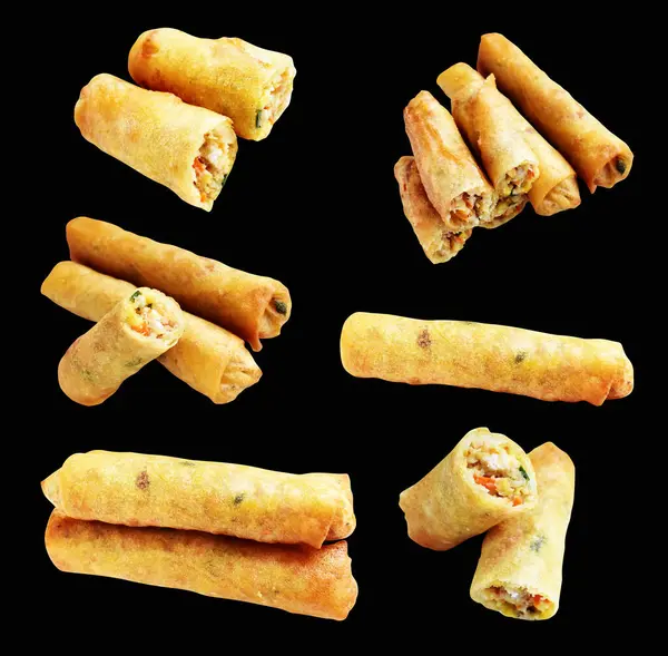 Kırmızıda kızartılmış altın sarısı börekler kırpma yolu ile izole edilmiş, siyah arka planda gölge yok, Vietnam mutfağı, Çin yemeği