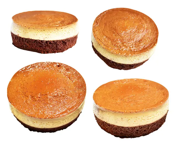Fırınlanmış karamel gateau flan ya da kremalı şifon kek, Karamelli flan şifonlu kek izole edilmiş, beyaz arka planda kırpma yolu olmayan gölge yok.