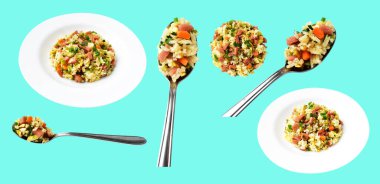 Kırpılmış bir kaşık kızarmış pirinç, yeşil arka planda gölge yok. Çin pilavı, karışık sebze, yumurta ve sosis (Yangzhou tarzı).)