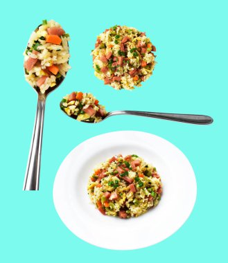 Kırpılmış bir kaşık kızarmış pirinç, yeşil arka planda gölge yok. Çin pilavı, karışık sebze, yumurta ve sosis (Yangzhou tarzı).)